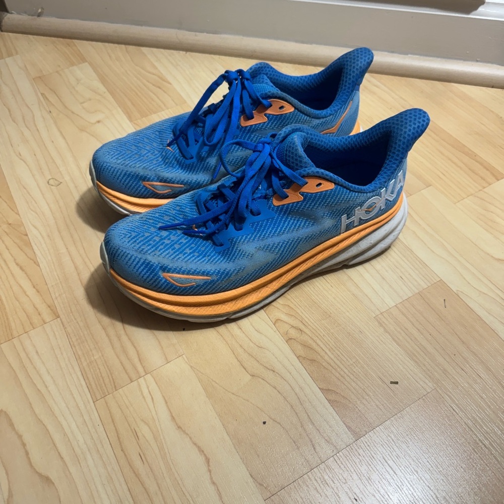 Hoka Vibrant Blue and Orange 

Clifton 9 size 8.5D